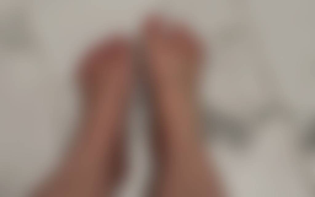 Serving a little Wednesday tease… who’s looking?👀