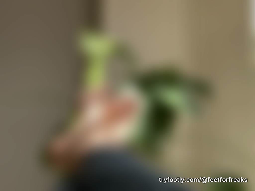 Let me know what you want to see 😉🖤