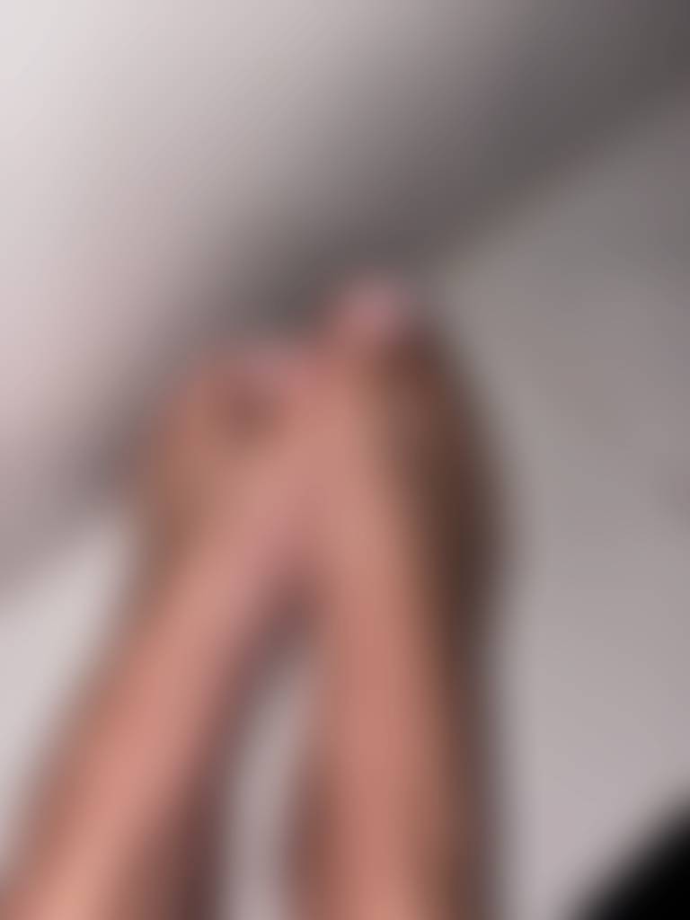 🦶🏼🤍