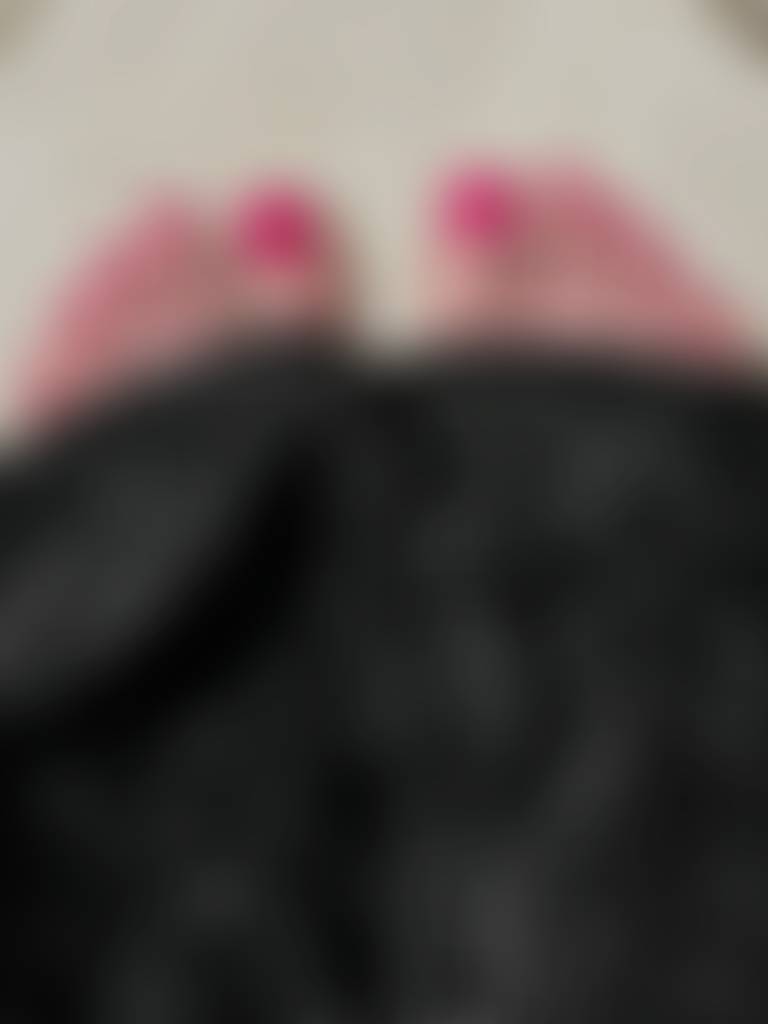 The toes are cute… but I want to show you so much more! HMU!