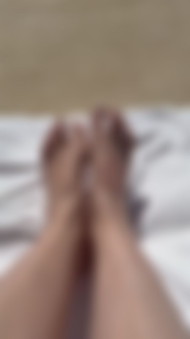 Come say hi 🦶🏻☀️