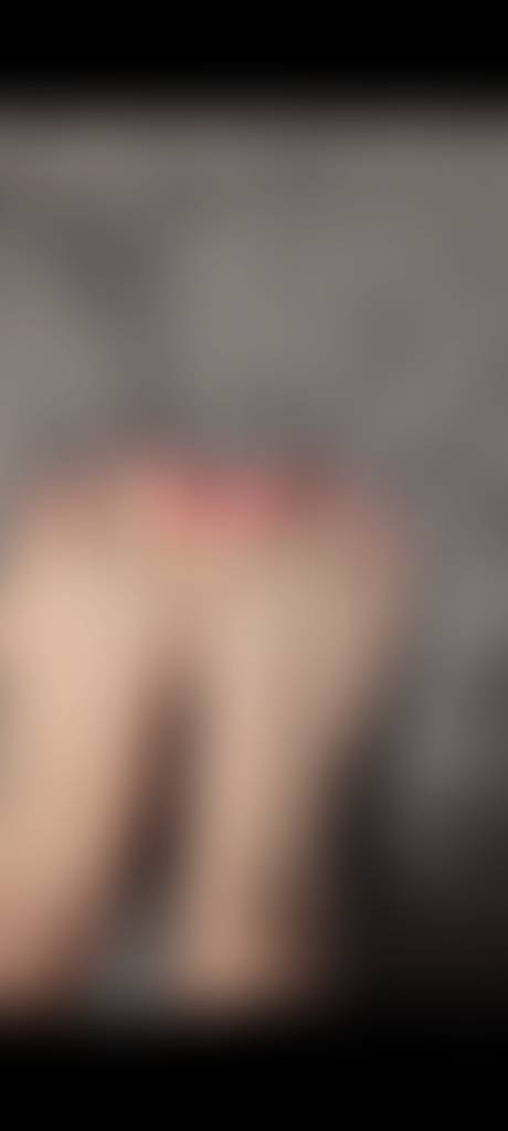 Would love to send someone some special pics tonight. DM me for more info 😘❤️