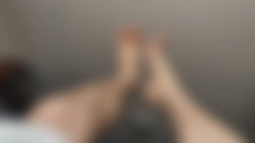 They‘re almost too big in my eyes what do u think? #bigfeet