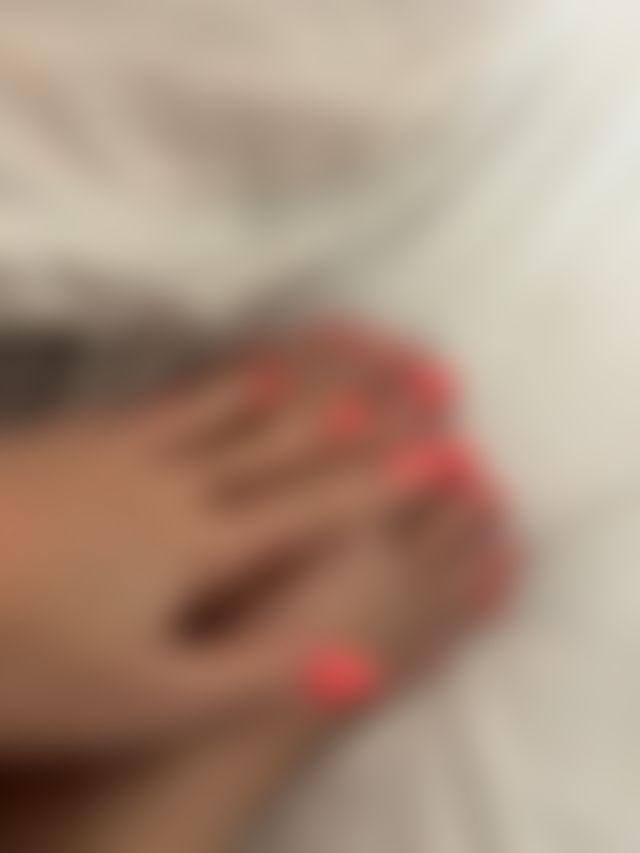 i got my nails and toes done! tell me what you think😋