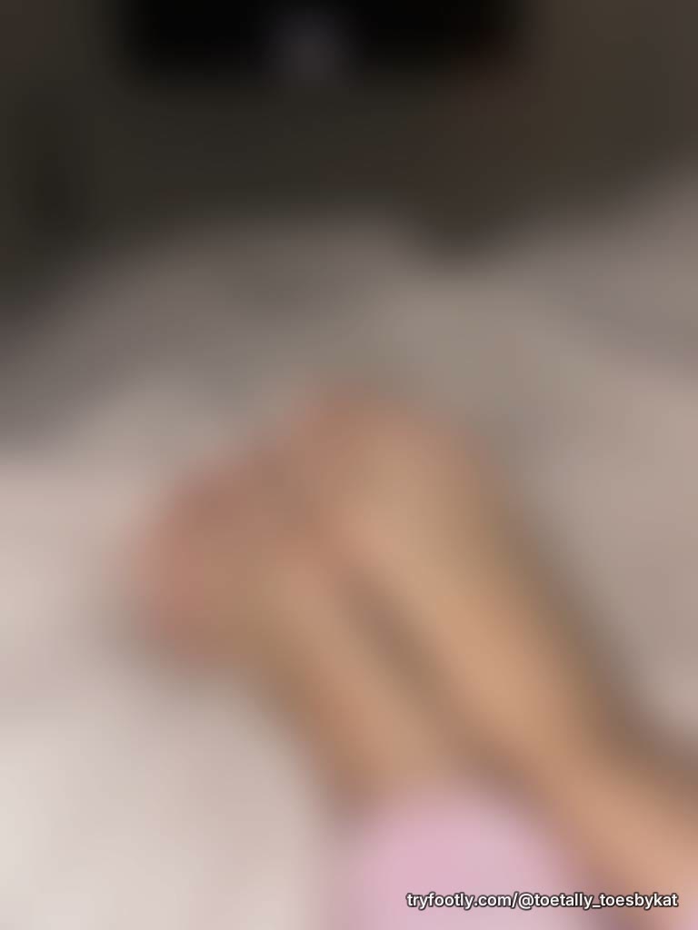 please tip or subscribe so i can get my toes redone 💘🫰🏼🥺😘💋