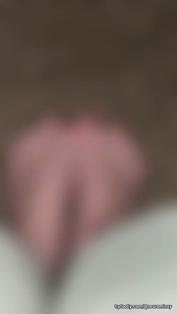 very suckable piggies ;)