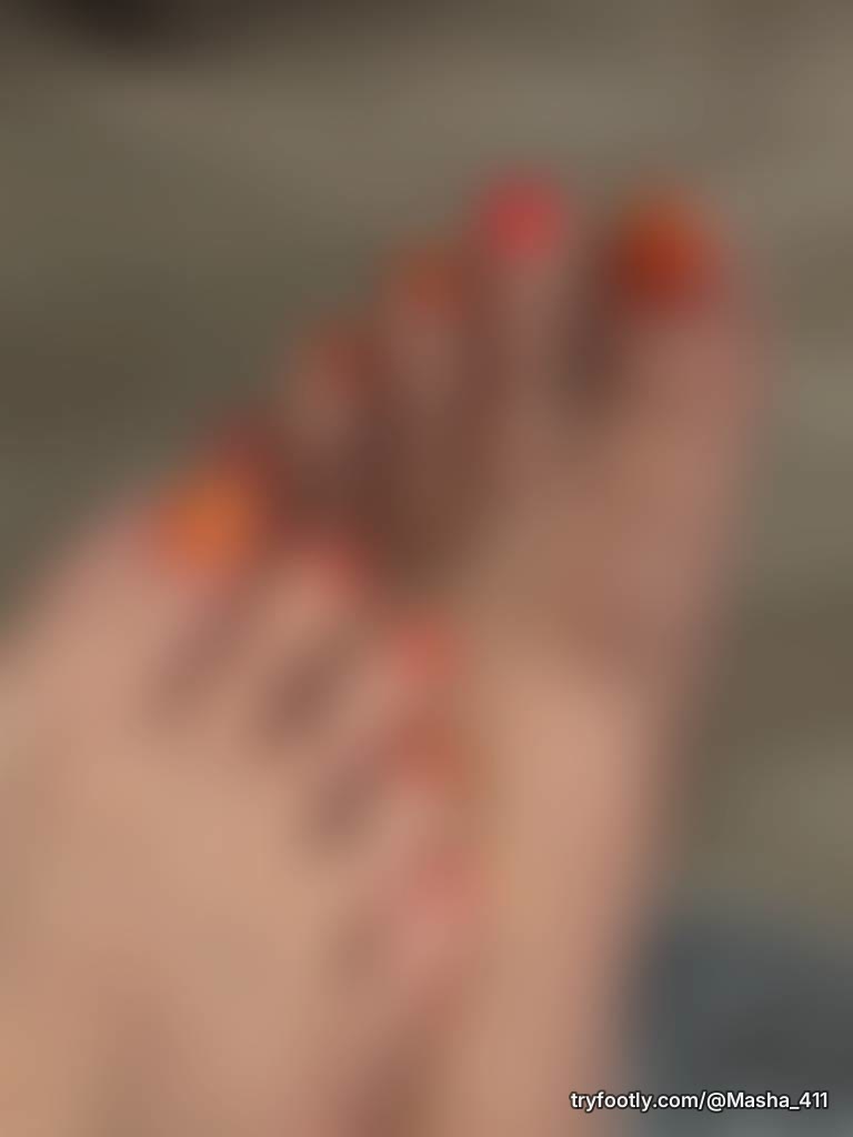 Time for new polish , color is lifting up.
