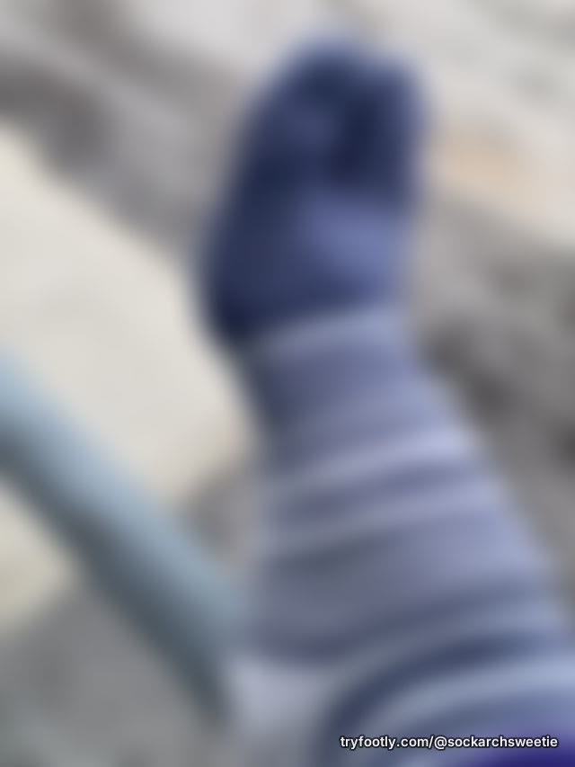 Do you like toe socks? 😏🦶💙