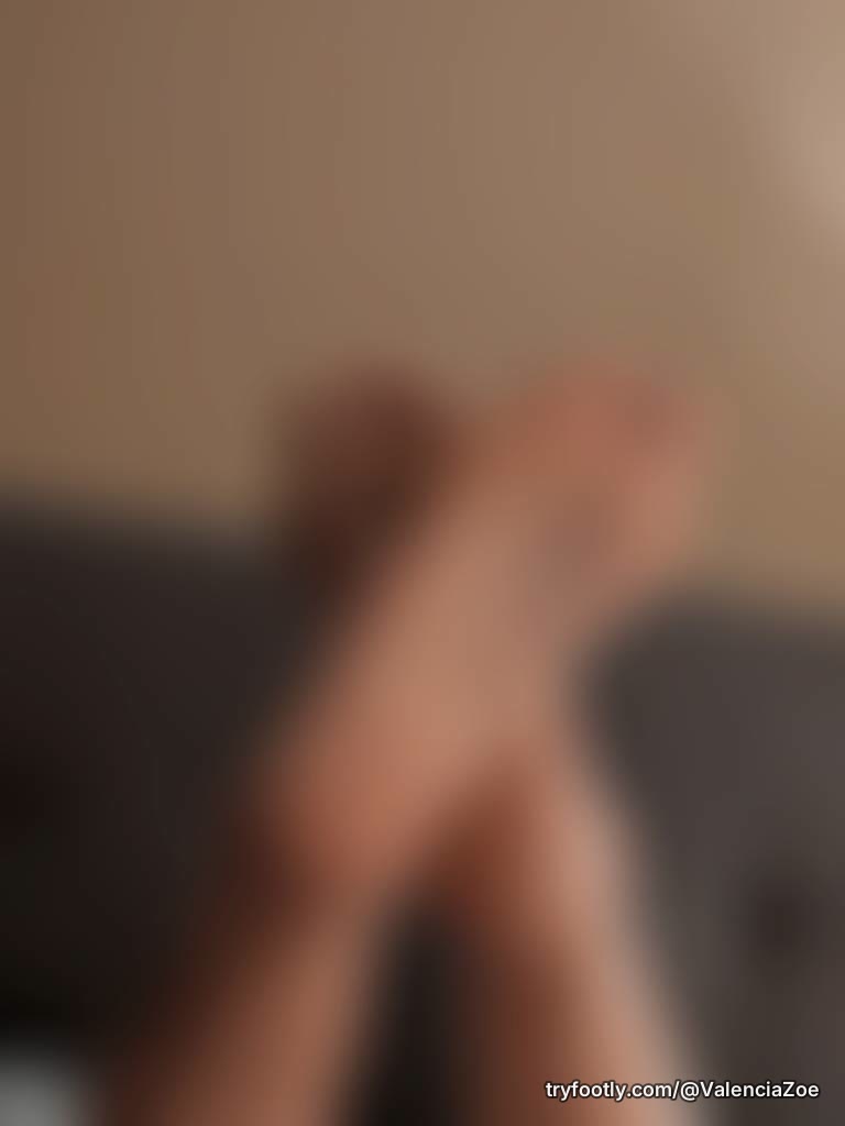 What's your favorite type of foot content? Soles? Painted toes? Dirty feet? Wrinkly feet? 