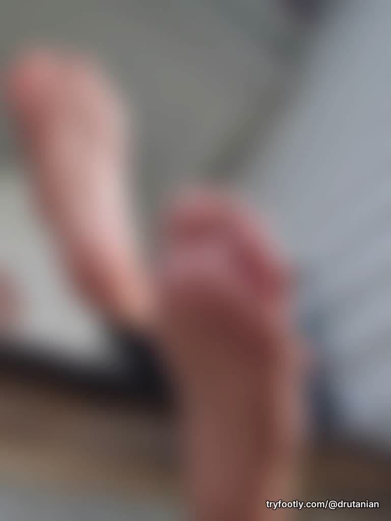 Kneel down and lick the soles of my feet!