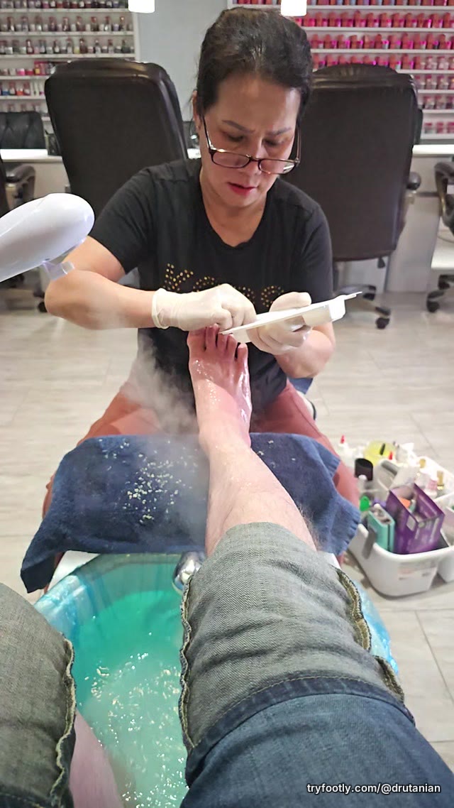 Watch my feet being pampered and then made into superstar shape! Fresh pedicure feeling is