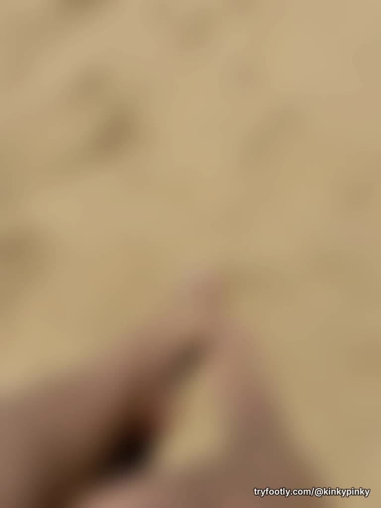 loving the beach!!☀️👙🦶🏻 #toesinthesand #summer2026 #whitetoes