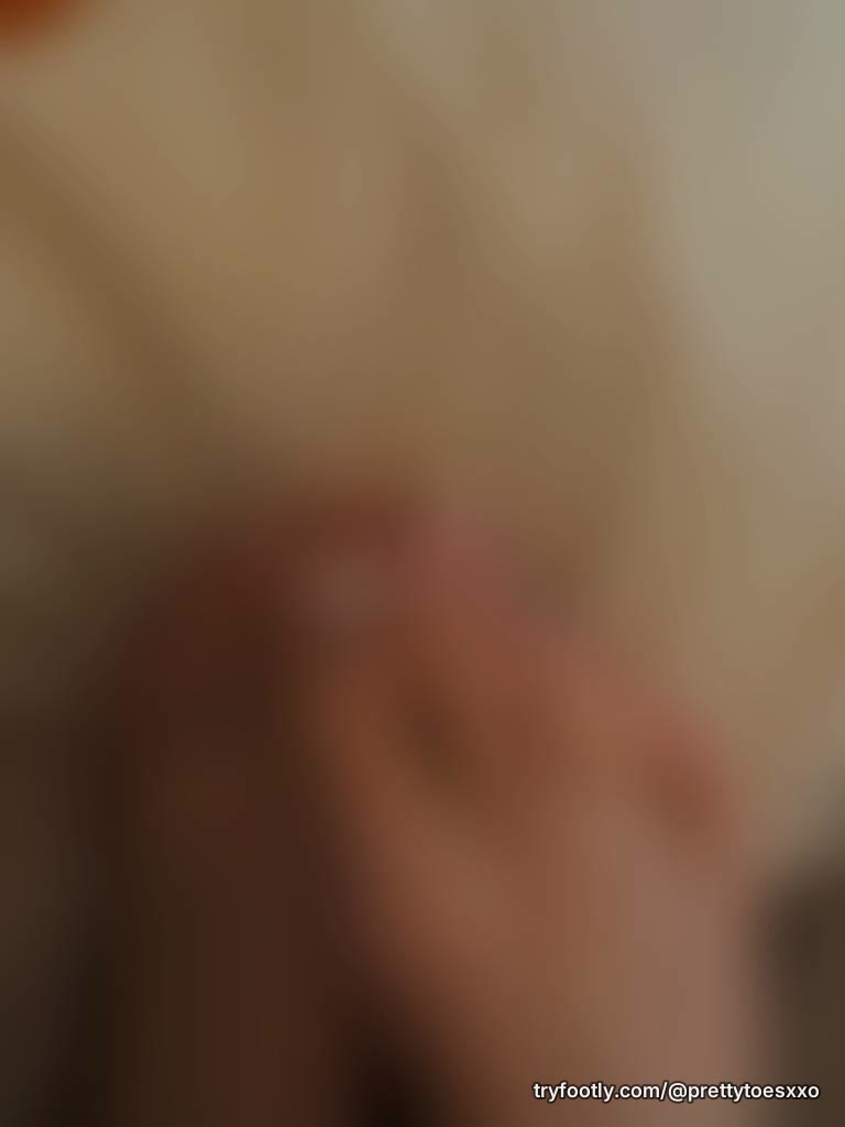Hey handsomes🩷 this is my first post, please let me know what you would like from me xx
