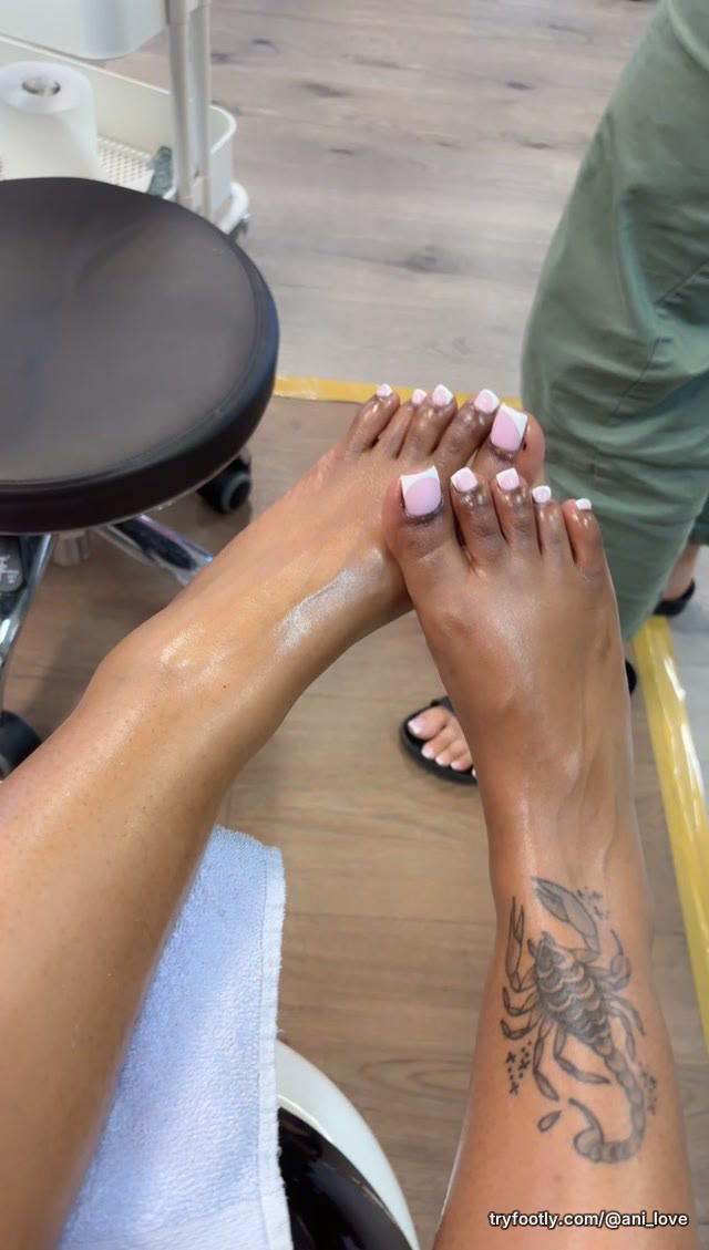 Love me a good French tip real bad😩😍 looking to have some fun $$ ?🤭