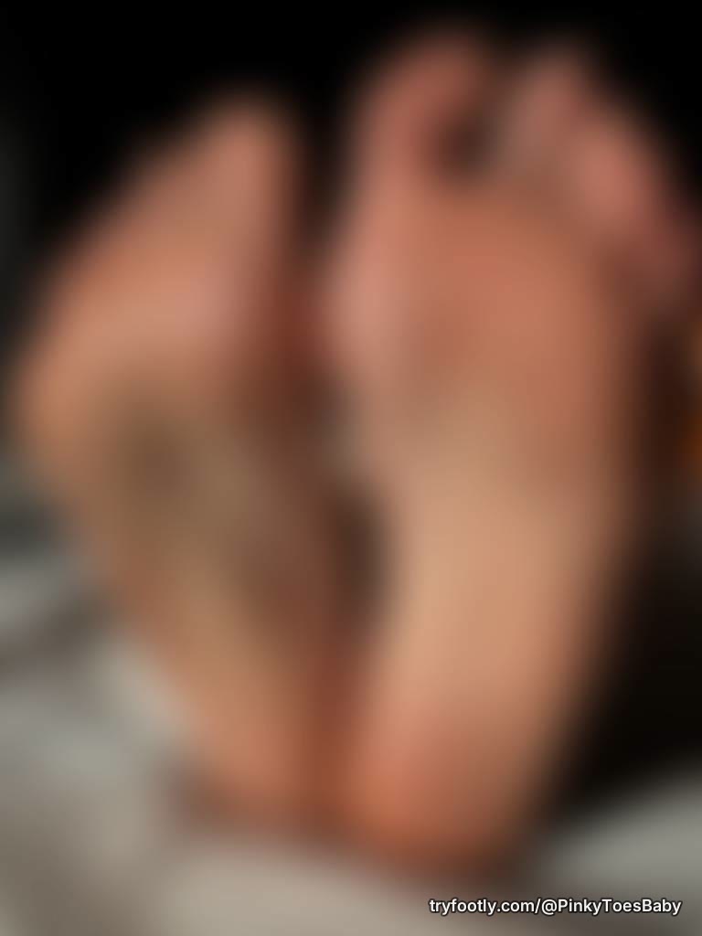 Started as a tease… couldn’t help but show more 🤭 enjoy these soft soles up close 🥰