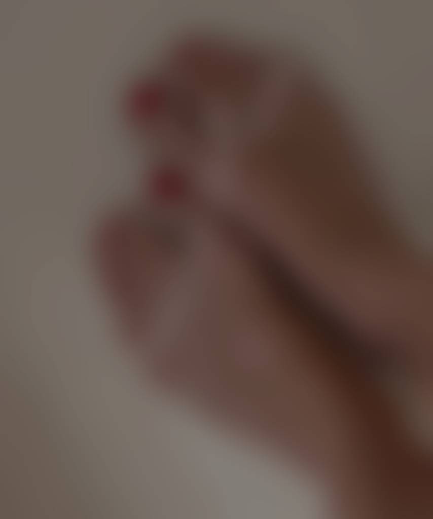 Should I post a short video? Shower gel vs toes?