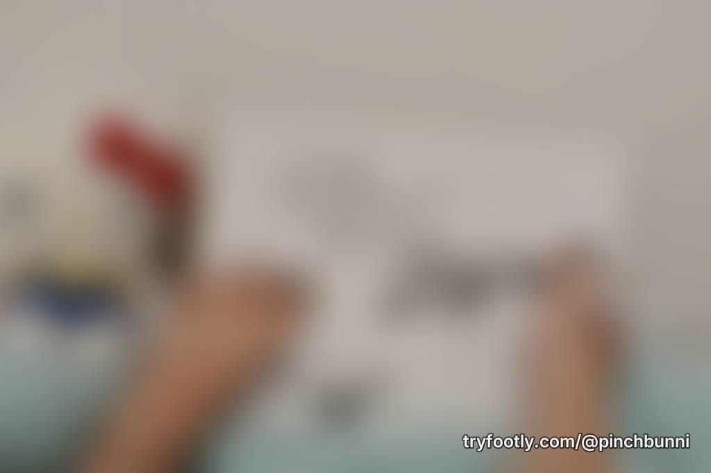 Haii!! This is my first post so a bit about me I'm Bunni, a 19 year old girl , I speak bot