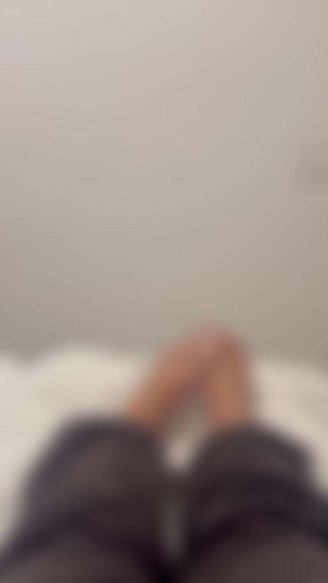 Feet rubbing