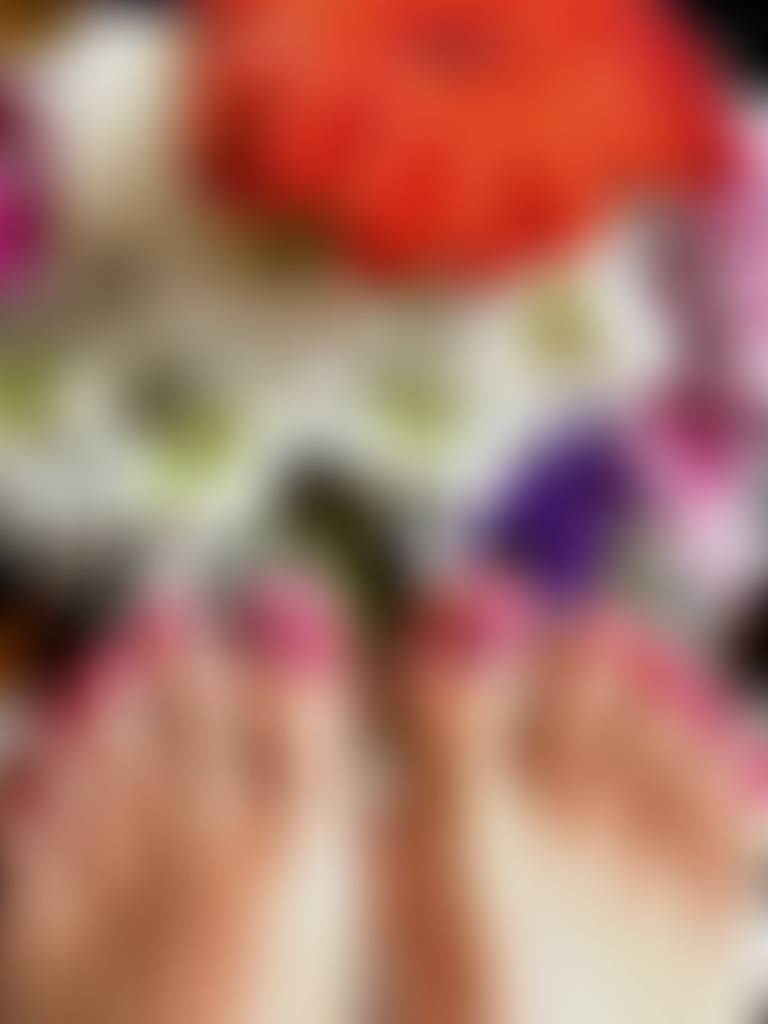 Two styles, one page 👣 Bold & sexy vs small & cute … We’re just getting started Subscribe 