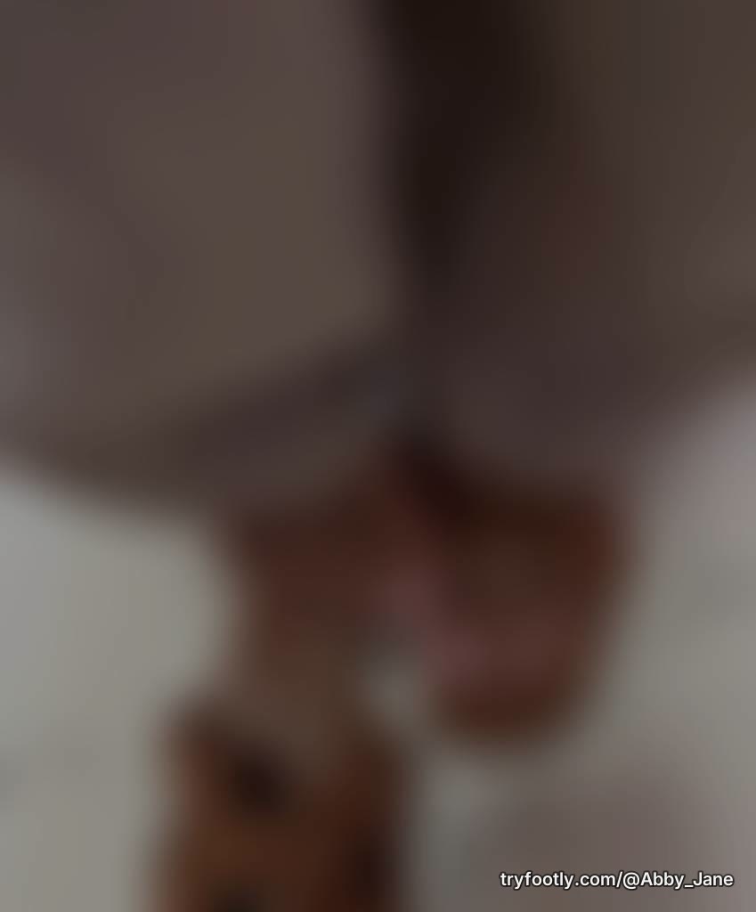 Message me for exclusive content made just for you 🤭