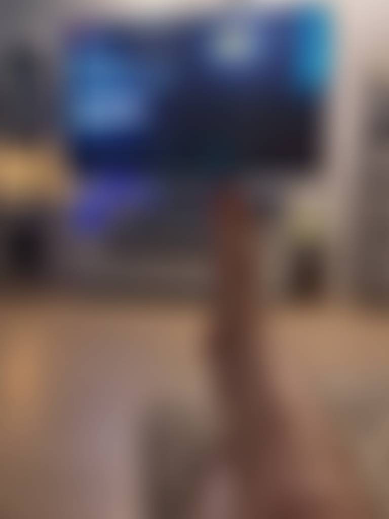 Naked toes and shows!