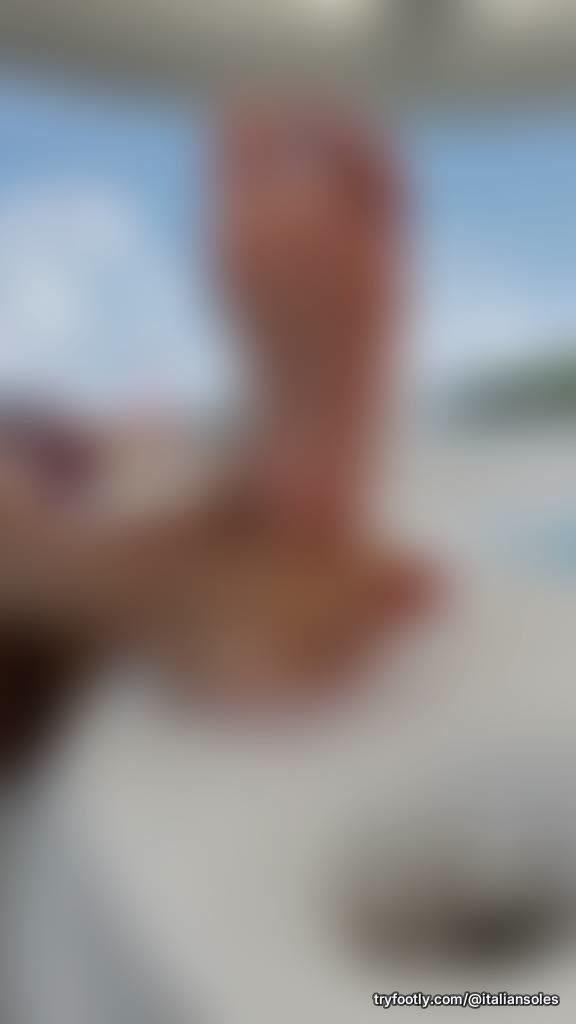 Soles in the sun 🌞 #soles #toerings