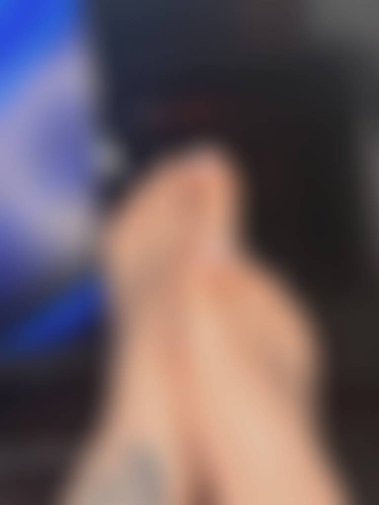 Fixing to play Fortnite, any gamerz🤭