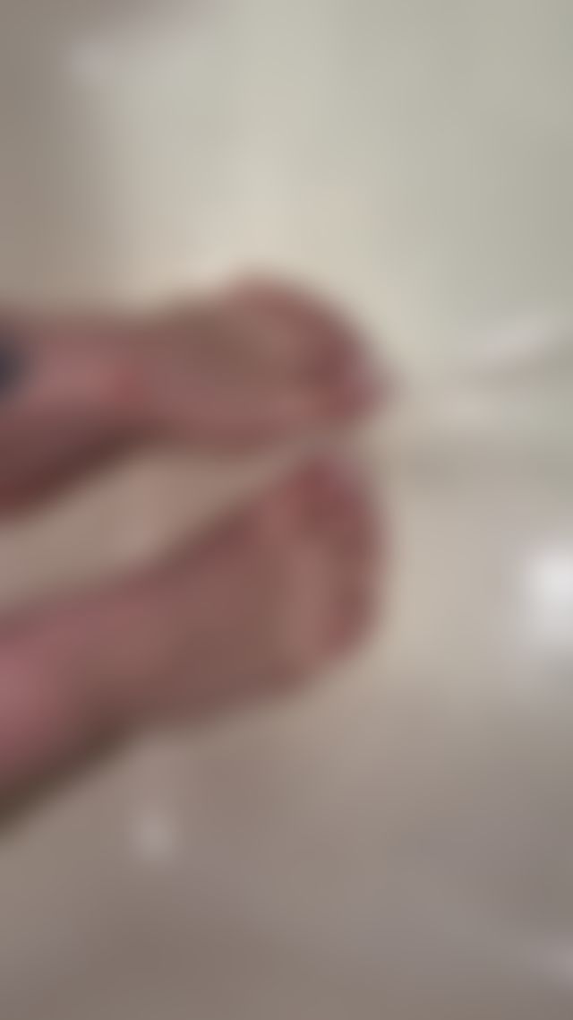 Oiled feet & arches