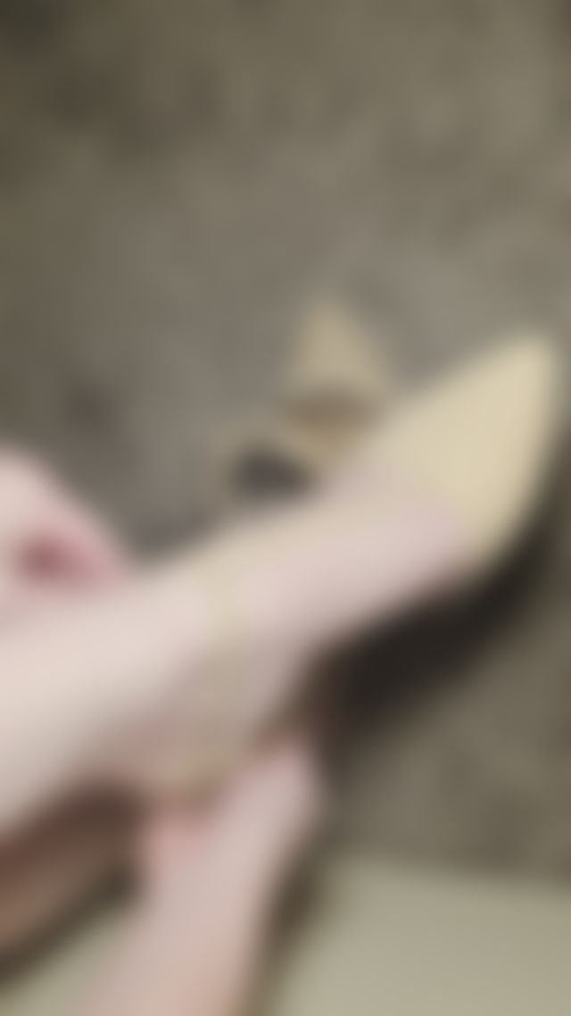 Finally off my feet 🤍