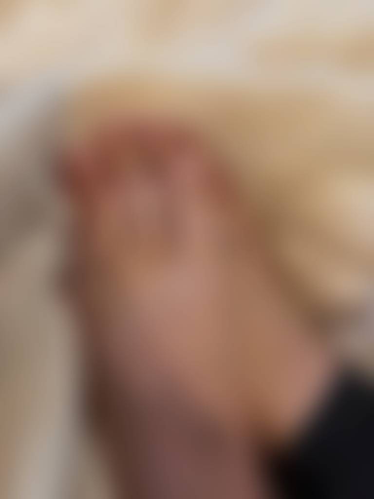 Let’s talk toe hair…shaved or nautral?🦶🏼Leave me tips for more content..!
