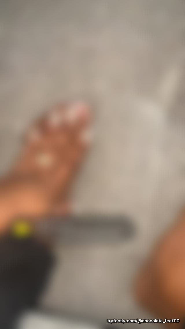 New to this but I always been told I have sexy feet 🦶 well if so show me how sexy they are