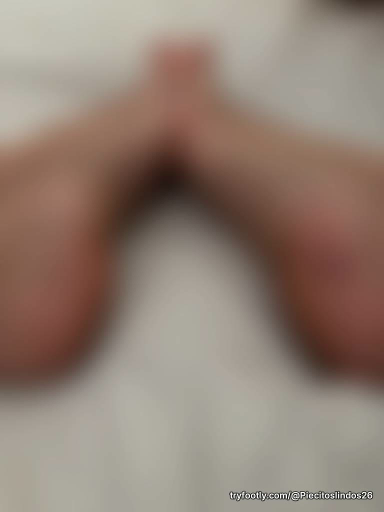 In Need of a pedicure . Help I’ll show the results 😘