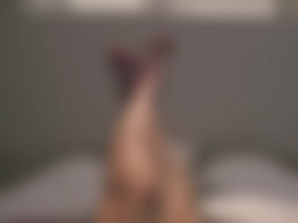 Just a detail… but everyone notices. Perfect legs, perfect moment. 😁 Do you want more?...F