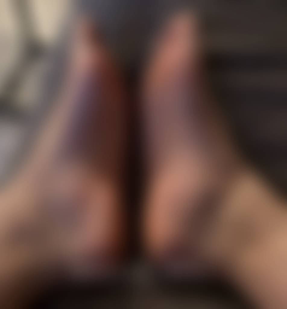 I have 5 sexy feet pics for $10. Show me how much you love my feet!