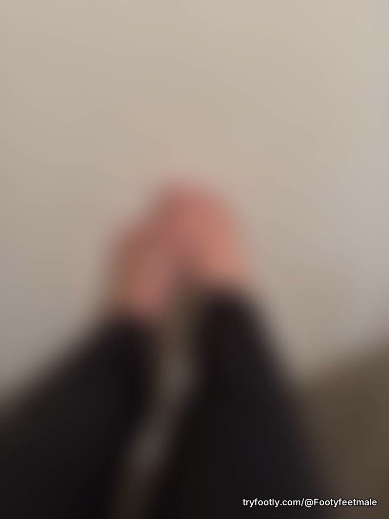 What color should I paint these naked toes?