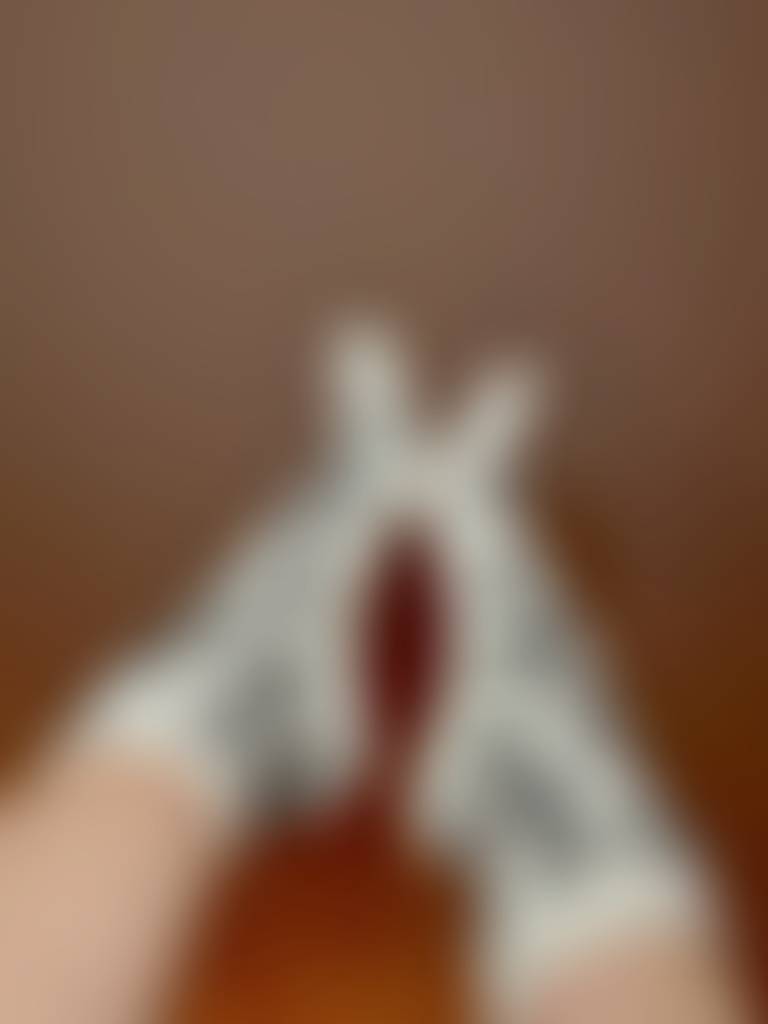 Everybody, raise your … feet! 🦶