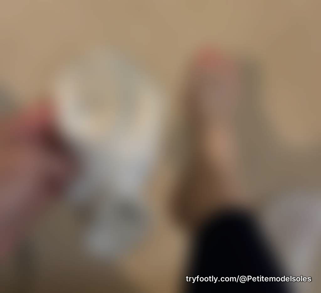 Who wants to buy my sweaty gym socks?! Dm me 😘