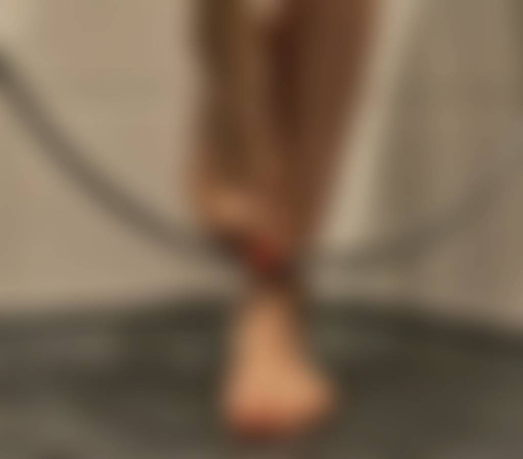 My feet in the shower 💦