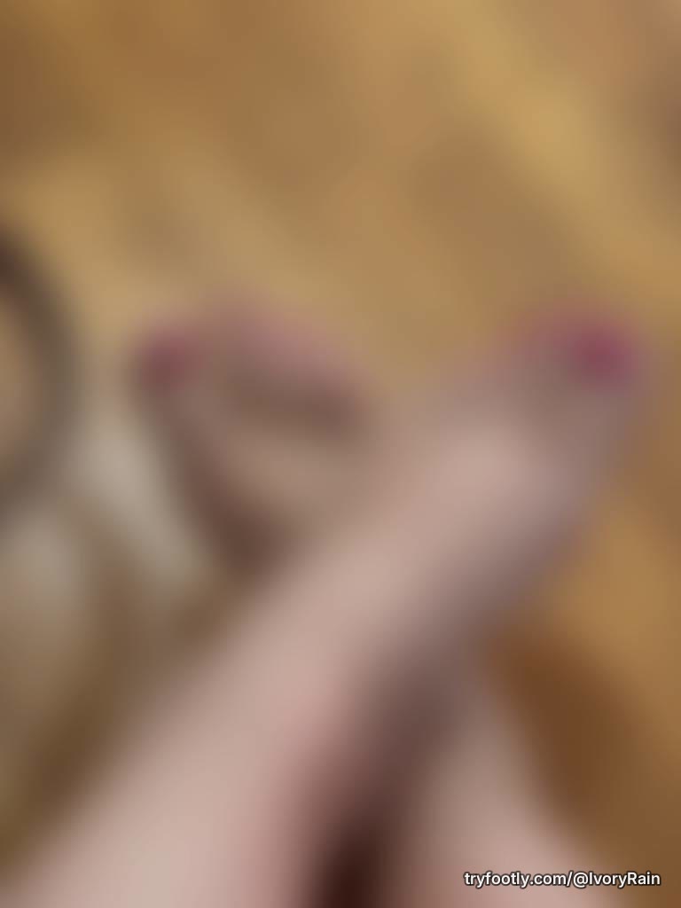 Sad lonely feet…