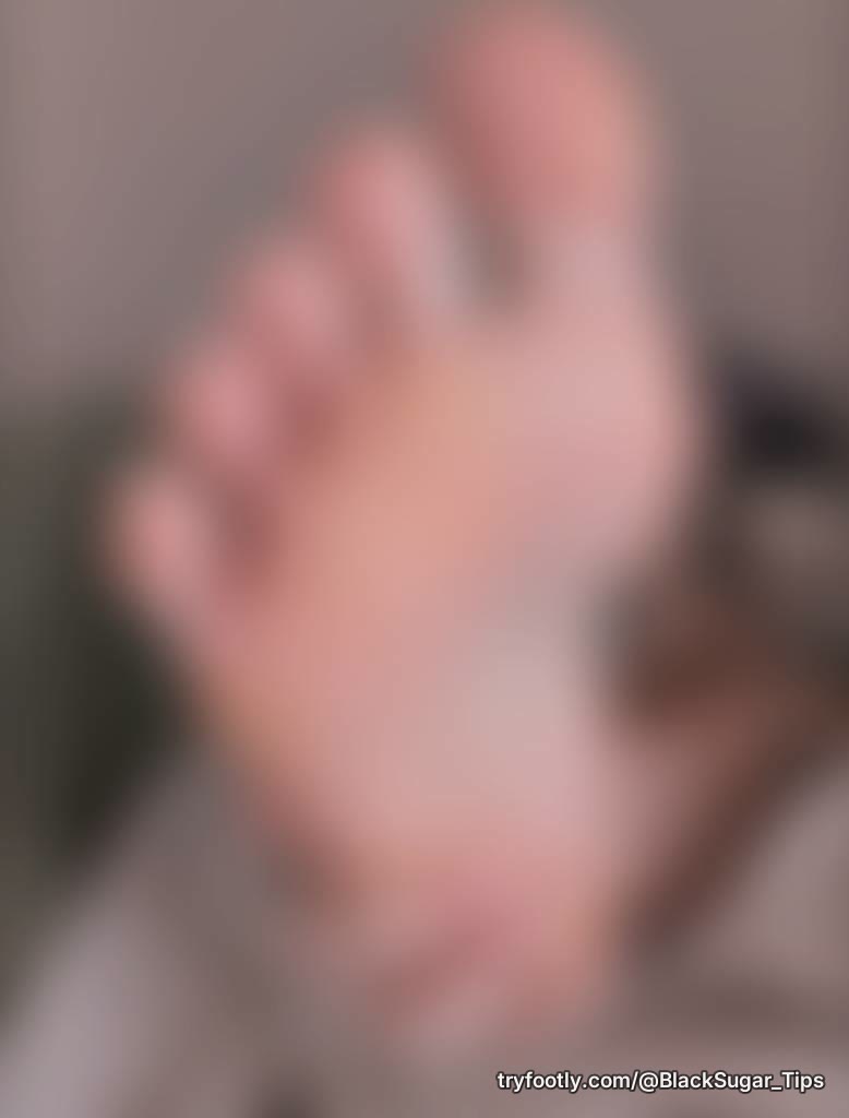 Soft, pink soles. Juicy Cherry toes xo
