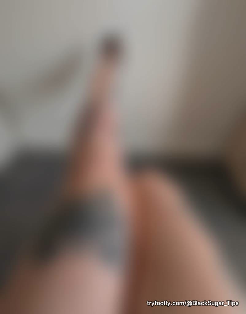 Tattoos, glossy toes, bad intentions xo