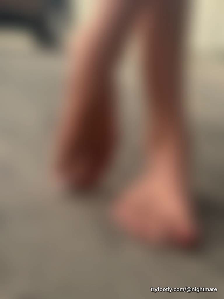 Walking outside bearfoot! DIRTY TOES!! :3