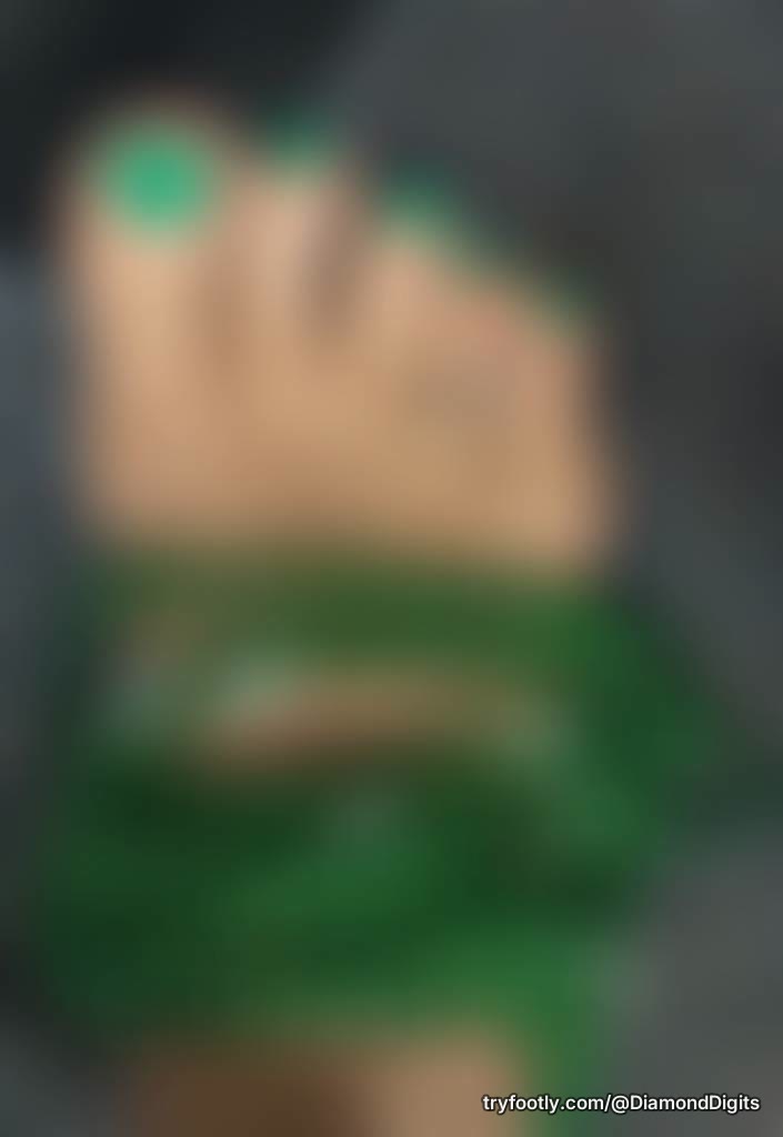 Diamond digits