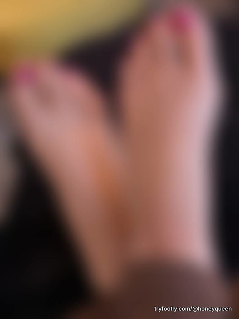 Freshly painted and ready to be worshipped 👣👑