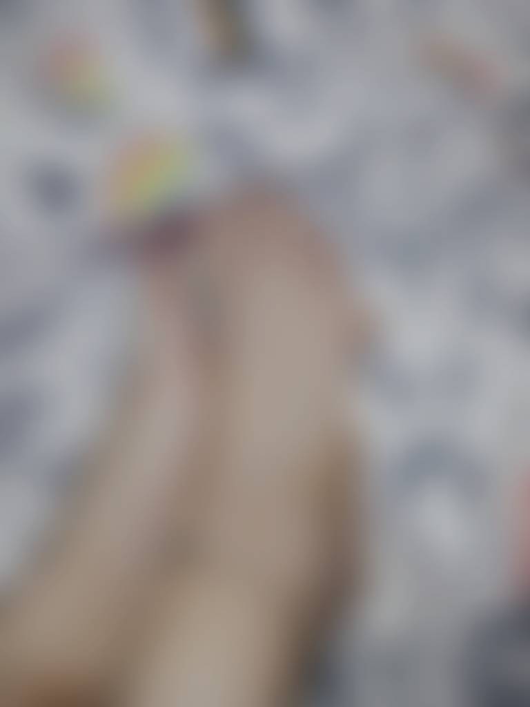 Hey!! Im new to this page but I have done onlyfeet before, im open to custom pics just sen