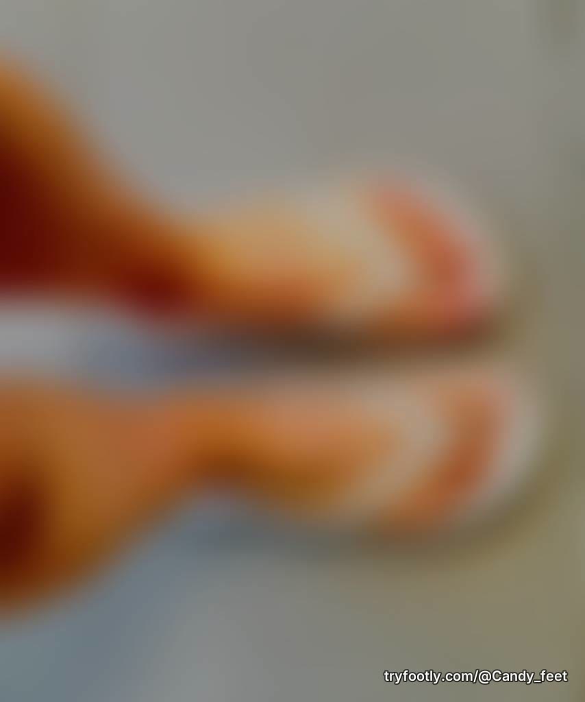 🦶💋🥰🙈😈DMs are open please message me 😋 I do custom requests xx