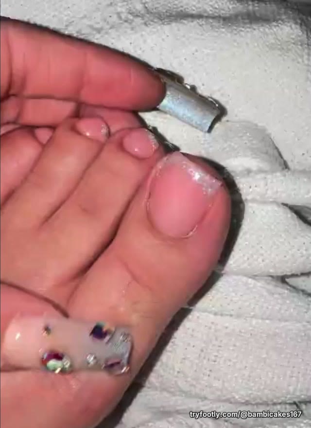 New here 👣 What do you think of my toes👀💋💕