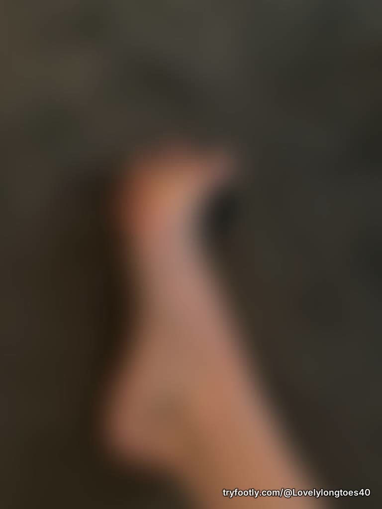Would you like to see in my lovely toes?