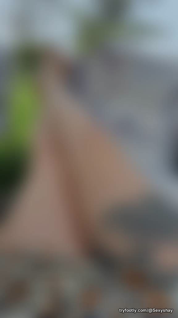 New here. Message for private pics