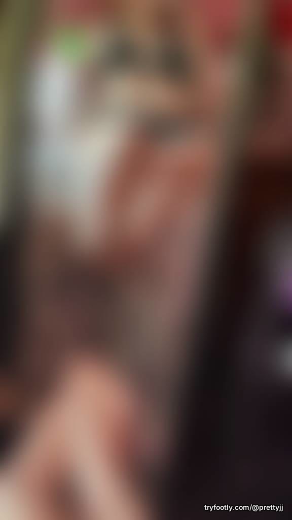 Wanna watch me play with myself feet? See my cute sexy toes wiggle? 🫣👀🥵